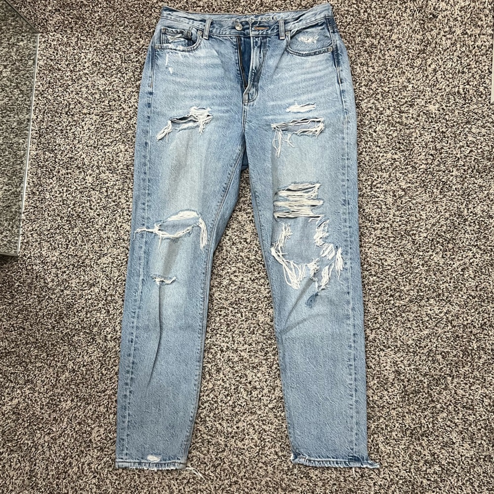 American Eagle “Mom Jean”